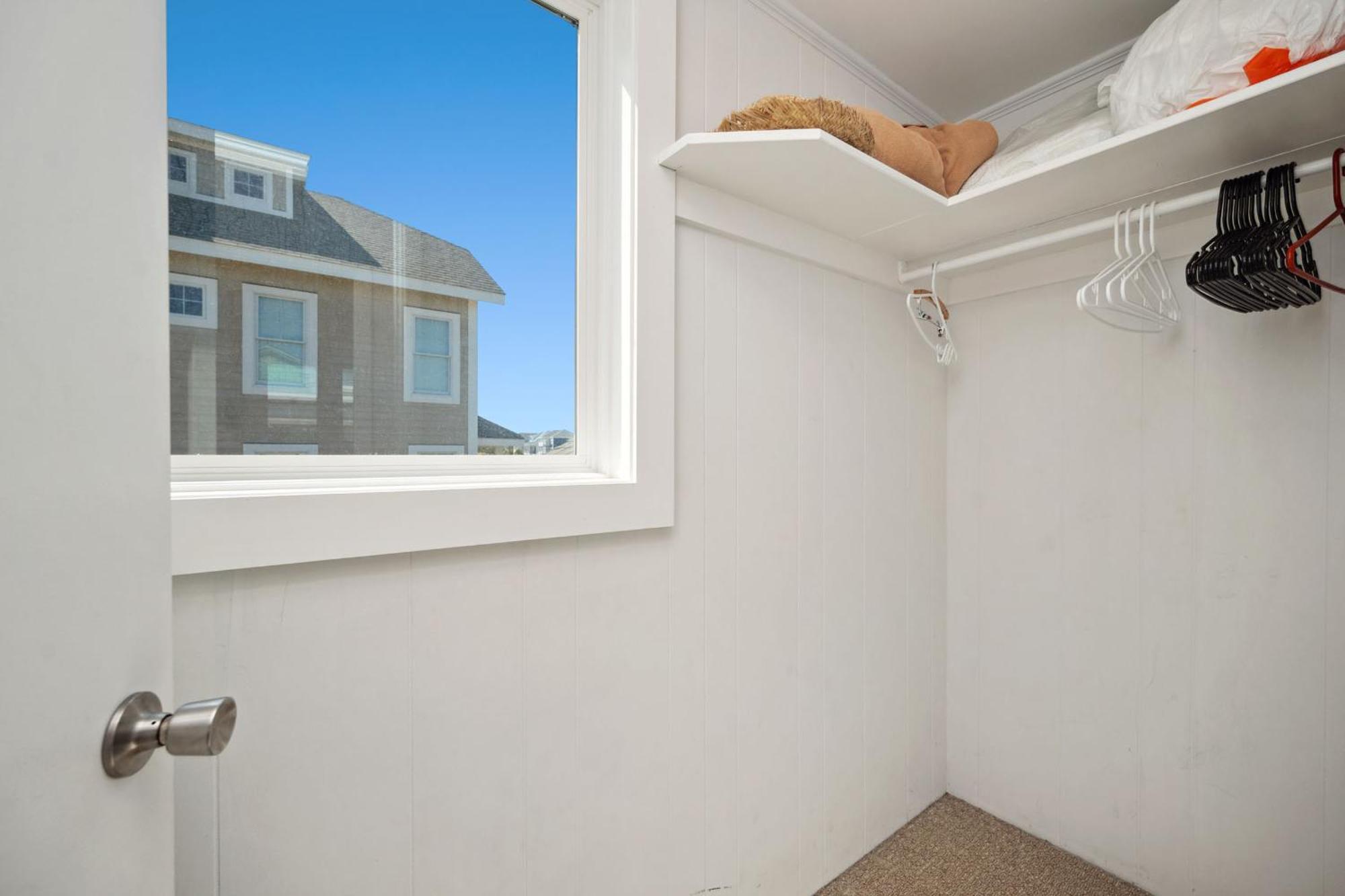 Re-Juvenated Villa Oak Island Bagian luar foto