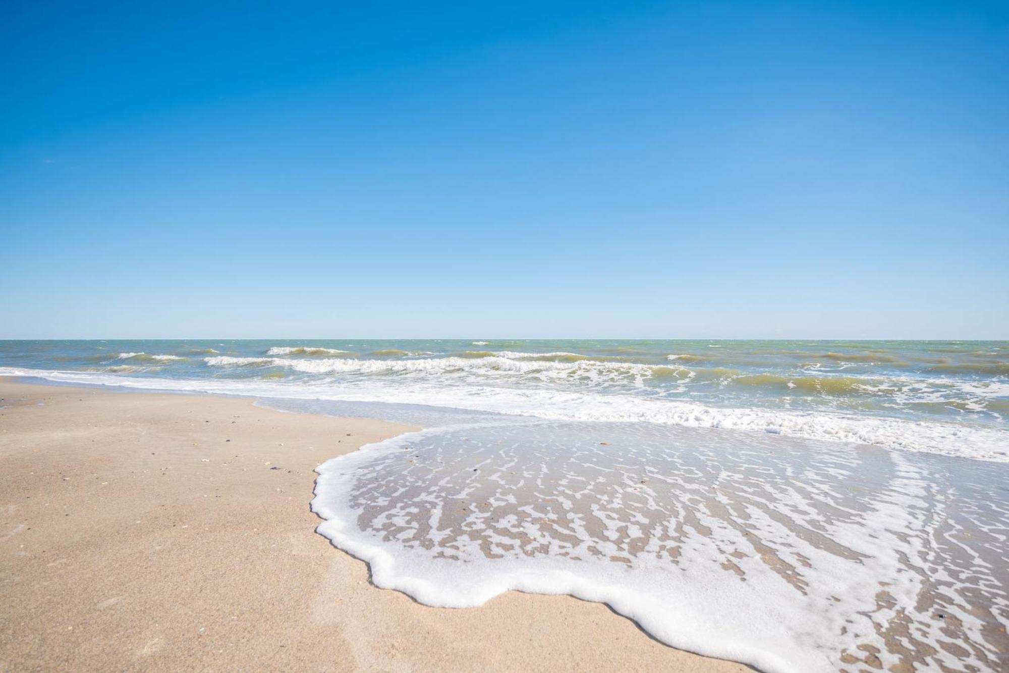 Re-Juvenated Villa Oak Island Bagian luar foto